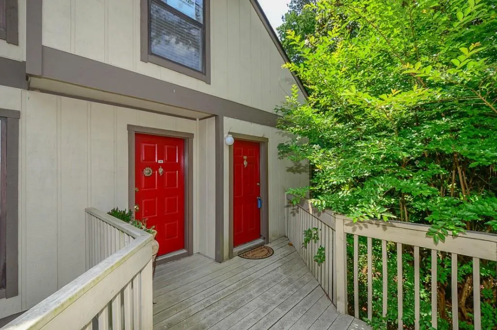 909 Woodcliff Drive Unit 909, Atlanta, Georgia 30350, 2 Bedrooms Bedrooms, ,2 BathroomsBathrooms,Residential,Sold,909 Woodcliff Drive Unit 909,5536949