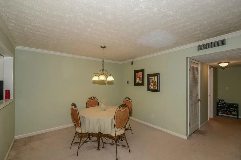 909 Woodcliff Drive Unit 909, Atlanta, Georgia 30350, 2 Bedrooms Bedrooms, ,2 BathroomsBathrooms,Residential,Sold,909 Woodcliff Drive Unit 909,5536949
