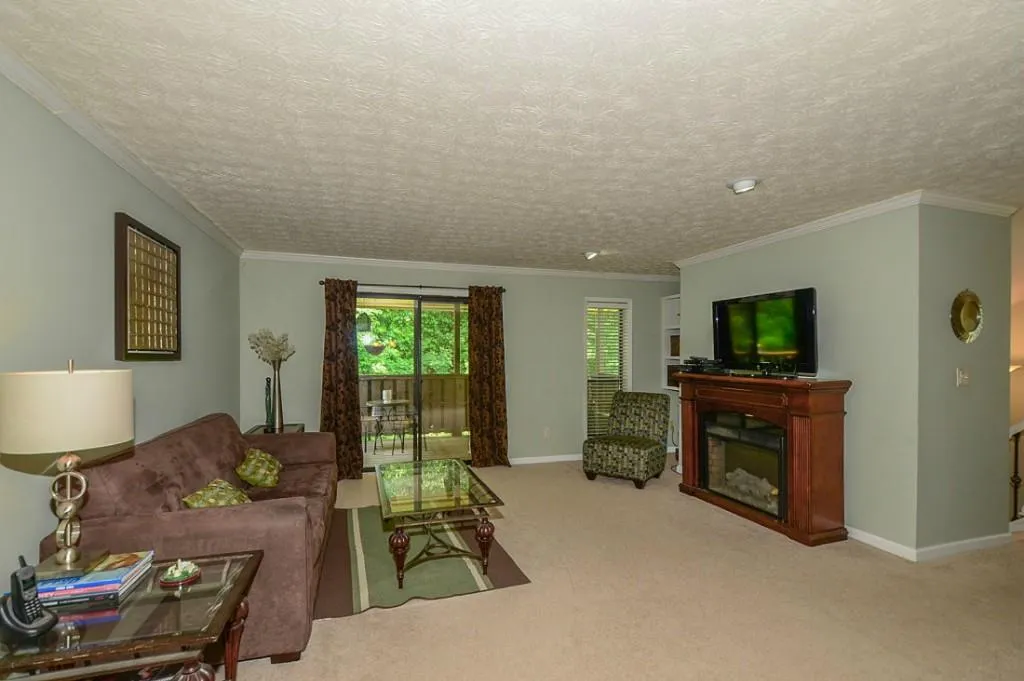 909 Woodcliff Drive Unit 909, Atlanta, Georgia 30350, 2 Bedrooms Bedrooms, ,2 BathroomsBathrooms,Residential,Sold,909 Woodcliff Drive Unit 909,5536949