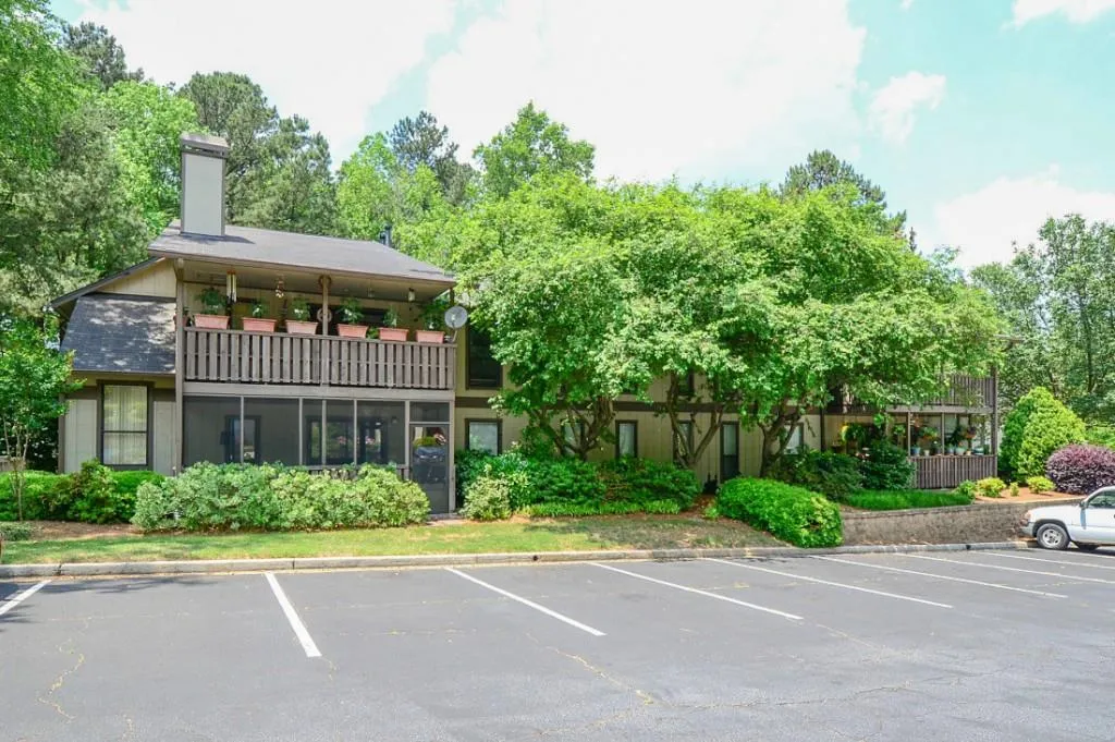 909 Woodcliff Drive Unit 909, Atlanta, Georgia 30350, 2 Bedrooms Bedrooms, ,2 BathroomsBathrooms,Residential,Sold,909 Woodcliff Drive Unit 909,5536949