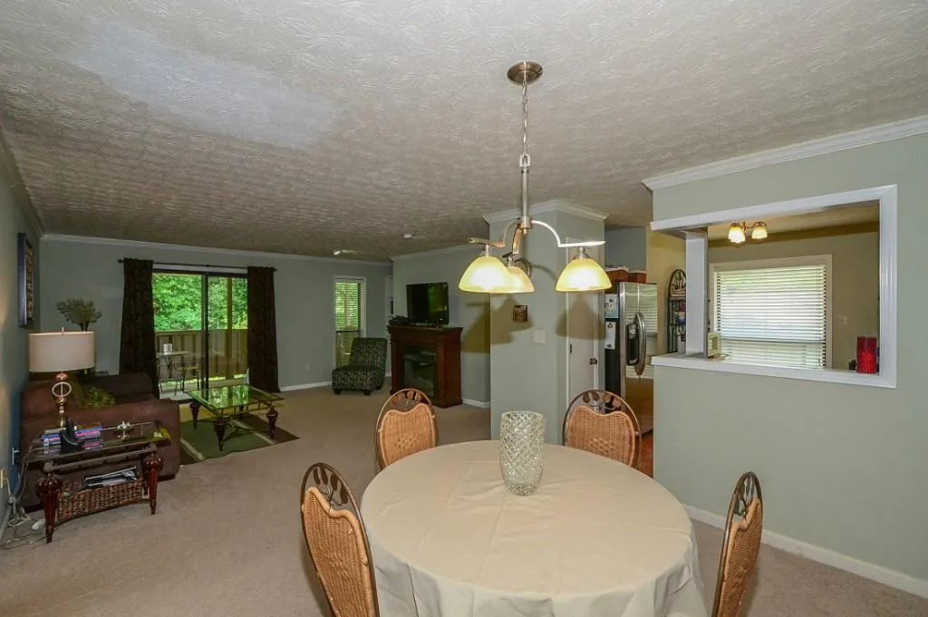 909 Woodcliff Drive Unit 909, Atlanta, Georgia 30350, 2 Bedrooms Bedrooms, ,2 BathroomsBathrooms,Residential,Sold,909 Woodcliff Drive Unit 909,5536949