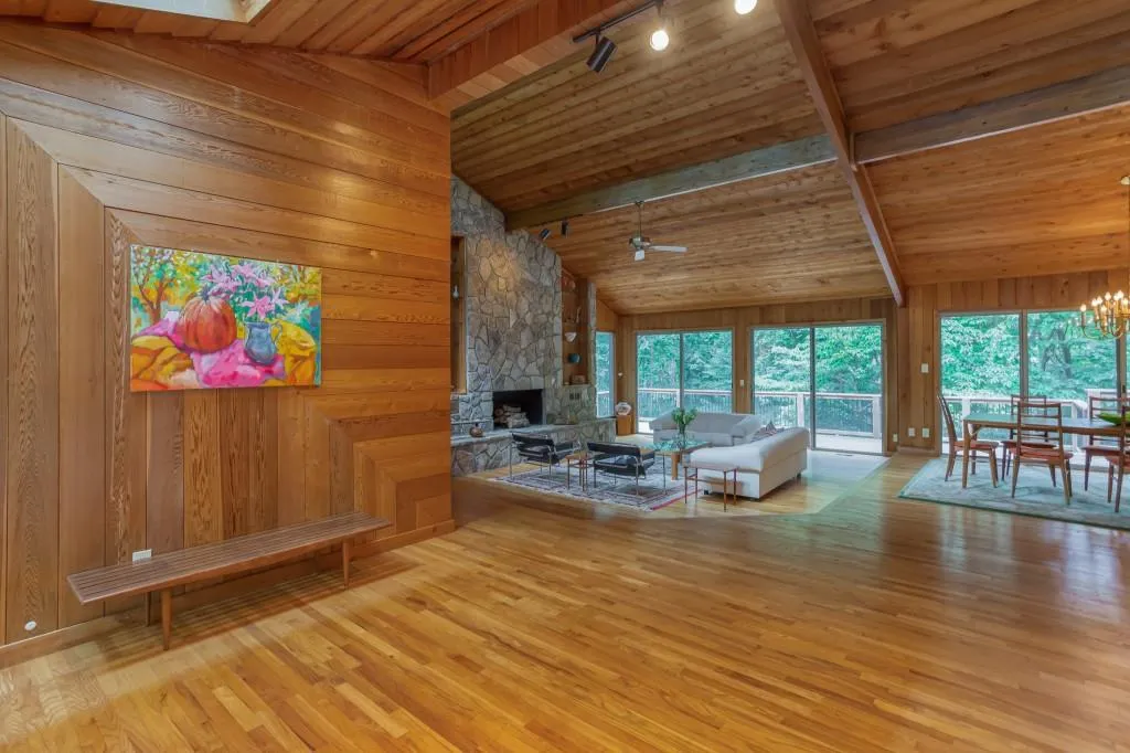 285 Heards Ferry Road Nw, Sandy Springs, Georgia 30328, 4 Bedrooms Bedrooms, ,5 BathroomsBathrooms,Residential,Sold,285 Heards Ferry Road Nw,6751352