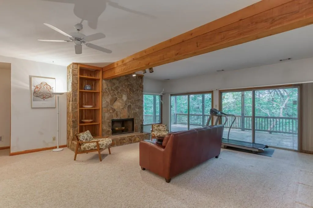 285 Heards Ferry Road Nw, Sandy Springs, Georgia 30328, 4 Bedrooms Bedrooms, ,5 BathroomsBathrooms,Residential,Sold,285 Heards Ferry Road Nw,6751352