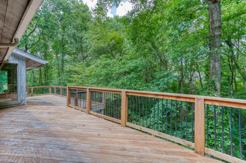 285 Heards Ferry Road Nw, Sandy Springs, Georgia 30328, 4 Bedrooms Bedrooms, ,5 BathroomsBathrooms,Residential,Sold,285 Heards Ferry Road Nw,6751352