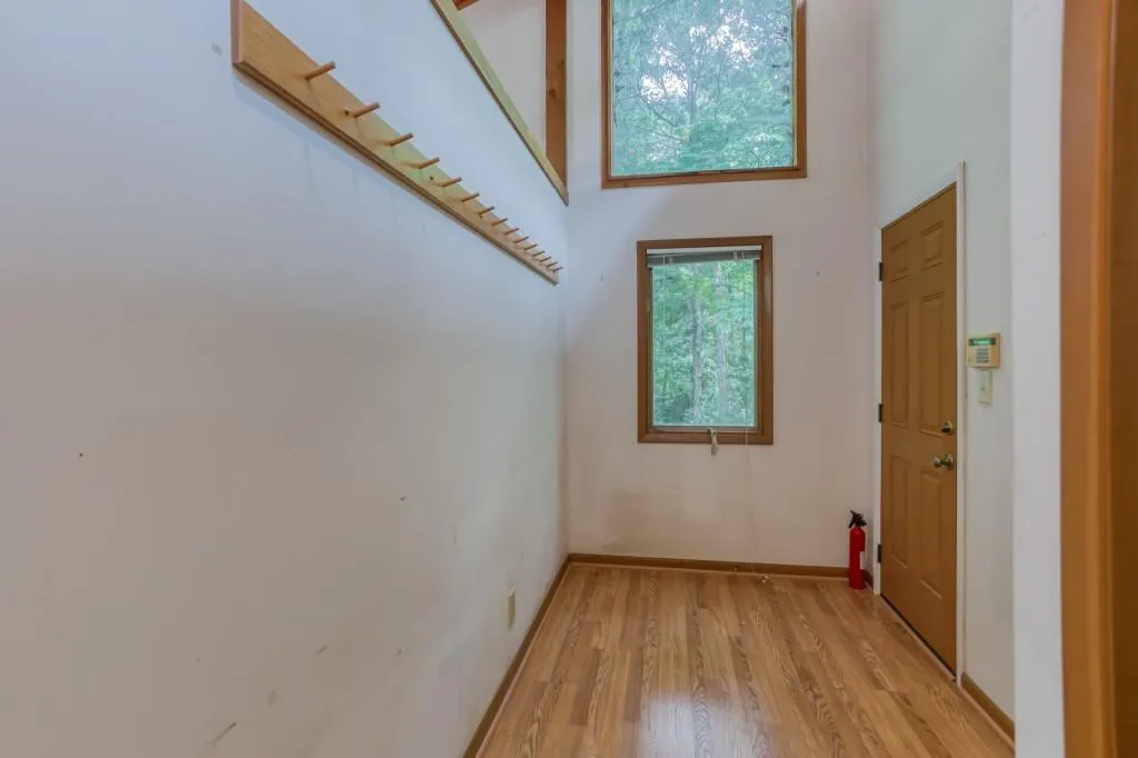 285 Heards Ferry Road Nw, Sandy Springs, Georgia 30328, 4 Bedrooms Bedrooms, ,5 BathroomsBathrooms,Residential,Sold,285 Heards Ferry Road Nw,6751352