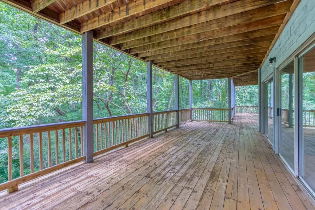 285 Heards Ferry Road Nw, Sandy Springs, Georgia 30328, 4 Bedrooms Bedrooms, ,5 BathroomsBathrooms,Residential,Sold,285 Heards Ferry Road Nw,6751352