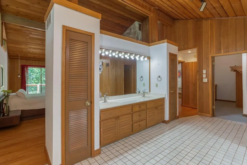 285 Heards Ferry Road Nw, Sandy Springs, Georgia 30328, 4 Bedrooms Bedrooms, ,5 BathroomsBathrooms,Residential,Sold,285 Heards Ferry Road Nw,6751352