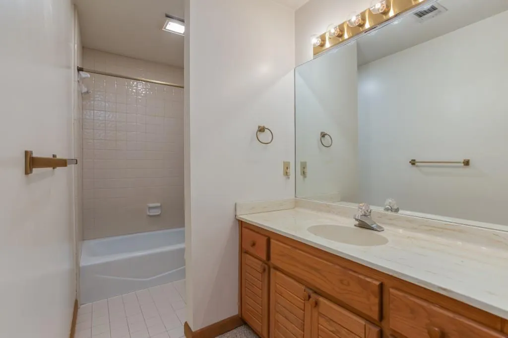 285 Heards Ferry Road Nw, Sandy Springs, Georgia 30328, 4 Bedrooms Bedrooms, ,5 BathroomsBathrooms,Residential,Sold,285 Heards Ferry Road Nw,6751352