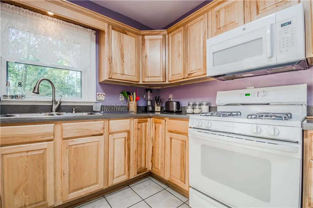 72 Mount Vernon Circle Unit 72, Dunwoody, Georgia 30338, 3 Bedrooms Bedrooms, ,2 BathroomsBathrooms,Residential,Sold,72 Mount Vernon Circle Unit 72,5896222