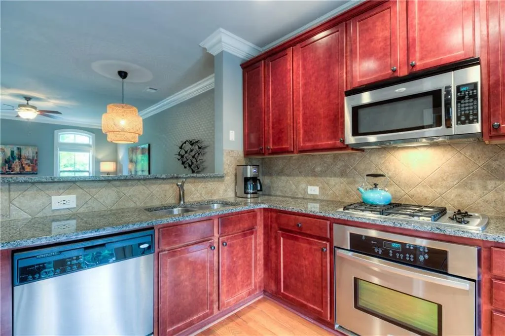 873 Perennial Drive Unit 109, Atlanta, Georgia 30328, 2 Bedrooms Bedrooms, ,2 BathroomsBathrooms,Residential,Sold,873 Perennial Drive Unit 109,6012669