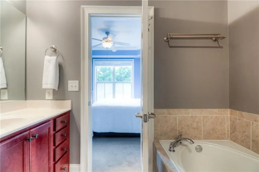 873 Perennial Drive Unit 109, Atlanta, Georgia 30328, 2 Bedrooms Bedrooms, ,2 BathroomsBathrooms,Residential,Sold,873 Perennial Drive Unit 109,6012669