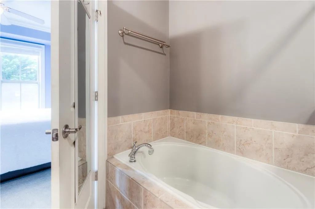 873 Perennial Drive Unit 109, Atlanta, Georgia 30328, 2 Bedrooms Bedrooms, ,2 BathroomsBathrooms,Residential,Sold,873 Perennial Drive Unit 109,6012669