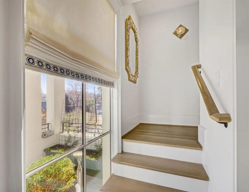 81 Delmont Drive Ne, Atlanta, Georgia 30305, 4 Bedrooms Bedrooms, ,3 BathroomsBathrooms,Residential,For Sale,81 Delmont Drive Ne,7541975