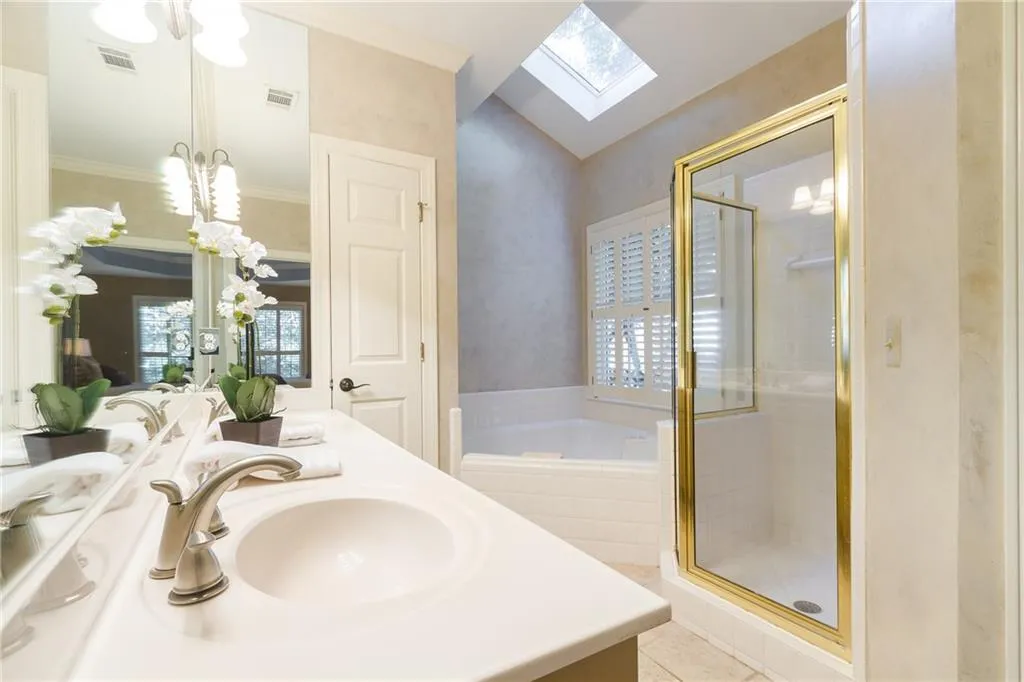 310 Spalding Gates Court, Sandy Springs, Georgia 30328, 4 Bedrooms Bedrooms, ,2 BathroomsBathrooms,Residential,Sold,310 Spalding Gates Court,5769579