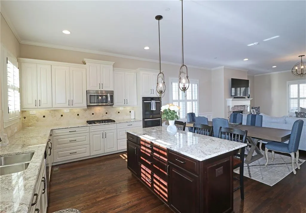 960 Thibideau Court, Atlanta, Georgia 30328, 4 Bedrooms Bedrooms, ,3 BathroomsBathrooms,Residential,Sold,960 Thibideau Court,6674320