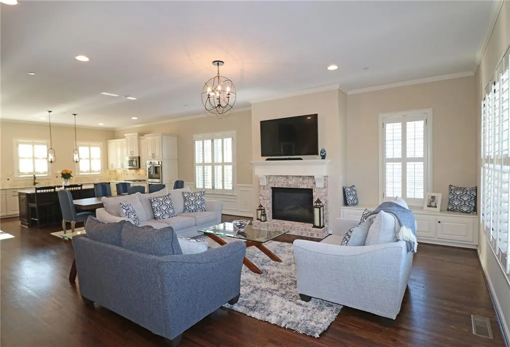 960 Thibideau Court, Atlanta, Georgia 30328, 4 Bedrooms Bedrooms, ,3 BathroomsBathrooms,Residential,Sold,960 Thibideau Court,6674320