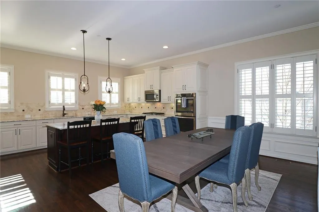 960 Thibideau Court, Atlanta, Georgia 30328, 4 Bedrooms Bedrooms, ,3 BathroomsBathrooms,Residential,Sold,960 Thibideau Court,6674320