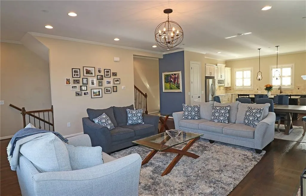 960 Thibideau Court, Atlanta, Georgia 30328, 4 Bedrooms Bedrooms, ,3 BathroomsBathrooms,Residential,Sold,960 Thibideau Court,6674320