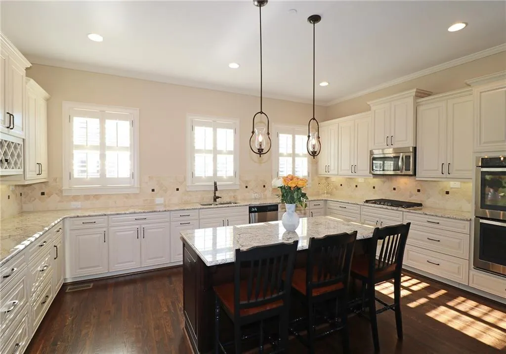 960 Thibideau Court, Atlanta, Georgia 30328, 4 Bedrooms Bedrooms, ,3 BathroomsBathrooms,Residential,Sold,960 Thibideau Court,6674320