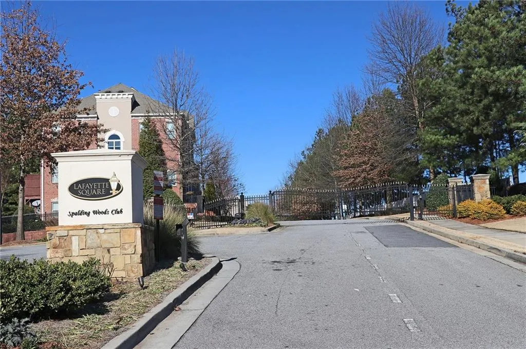 960 Thibideau Court, Atlanta, Georgia 30328, 4 Bedrooms Bedrooms, ,3 BathroomsBathrooms,Residential,Sold,960 Thibideau Court,6674320