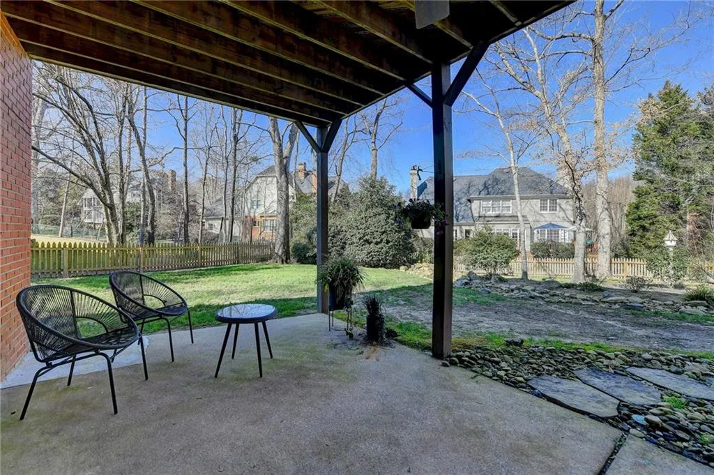 150 Savannah Estates Drive, Sandy Springs, Georgia 30350, 5 Bedrooms Bedrooms, ,4 BathroomsBathrooms,Residential,Sold,150 Savannah Estates Drive,6997125