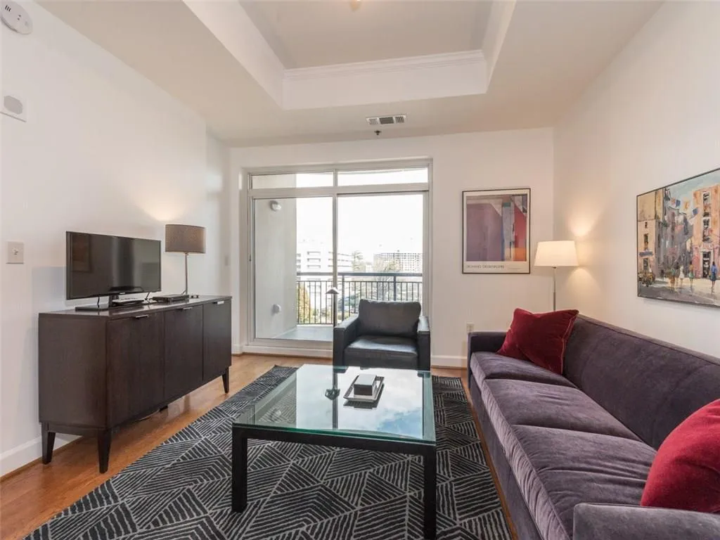 325 E Paces Ferry Road Ne Unit 704, Atlanta, Georgia 30305, 1 Bedroom Bedrooms, ,1 BathroomBathrooms,Residential,Sold,325 E Paces Ferry Road Ne Unit 704,5962092