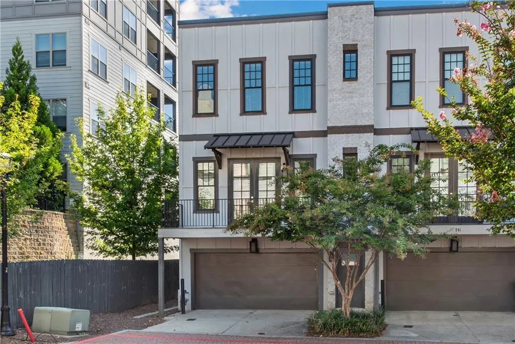 743 Taylor Court, Atlanta, Georgia 30324, 2 Bedrooms Bedrooms, ,2 BathroomsBathrooms,Residential,For Sale,743 Taylor Court,7642528