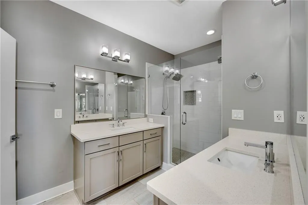 743 Taylor Court, Atlanta, Georgia 30324, 2 Bedrooms Bedrooms, ,2 BathroomsBathrooms,Residential,For Sale,743 Taylor Court,7642528
