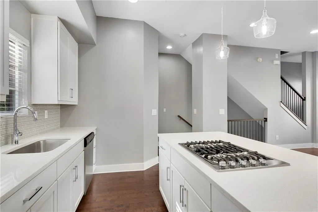743 Taylor Court, Atlanta, Georgia 30324, 2 Bedrooms Bedrooms, ,2 BathroomsBathrooms,Residential,For Sale,743 Taylor Court,7642528