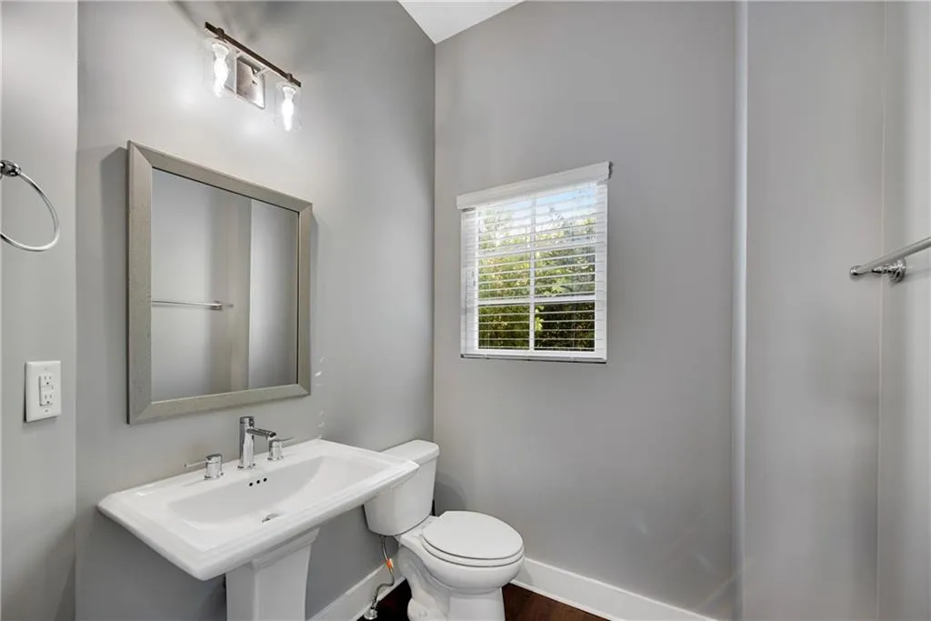 743 Taylor Court, Atlanta, Georgia 30324, 2 Bedrooms Bedrooms, ,2 BathroomsBathrooms,Residential,For Sale,743 Taylor Court,7642528