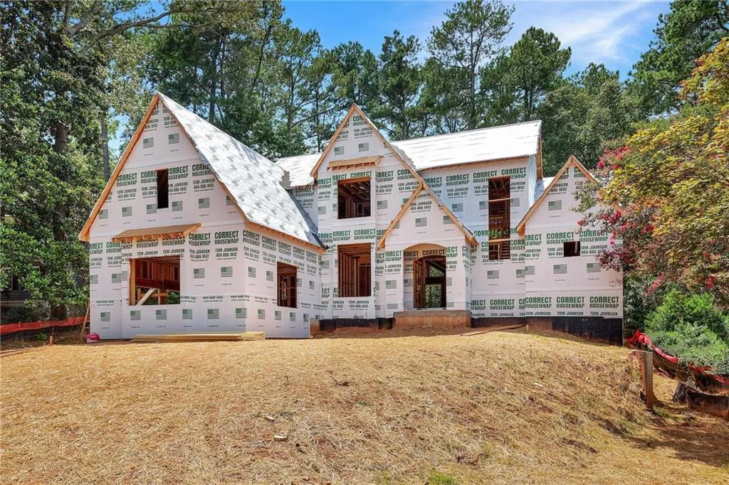 720 Edgewater Trail, Atlanta, Georgia 30328, 6 Bedrooms Bedrooms, ,5 BathroomsBathrooms,Residential,For Sale,720 Edgewater Trail,7623468