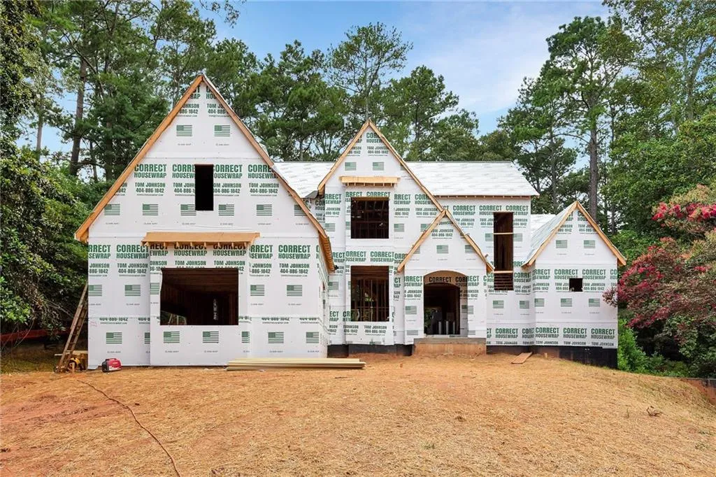 720 Edgewater Trail, Atlanta, Georgia 30328, 6 Bedrooms Bedrooms, ,5 BathroomsBathrooms,Residential,For Sale,720 Edgewater Trail,7623468