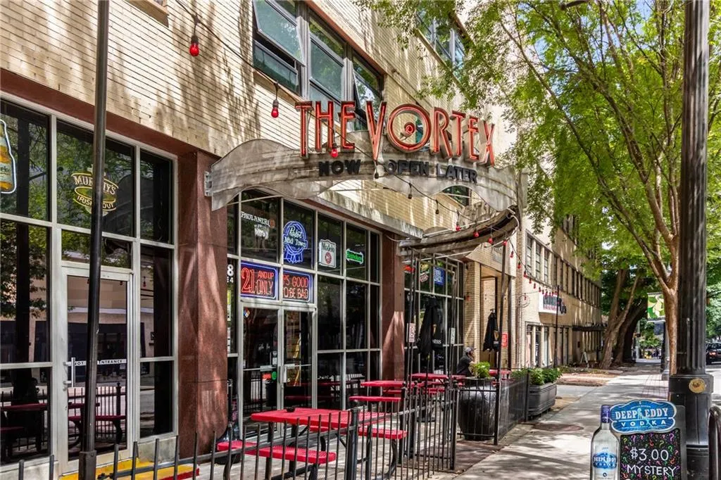244 13th Street Ne Unit 121, Atlanta, Georgia 30309, 2 Bedrooms Bedrooms, ,1 BathroomBathrooms,Residential,For Sale,244 13th Street Ne Unit 121,7619856