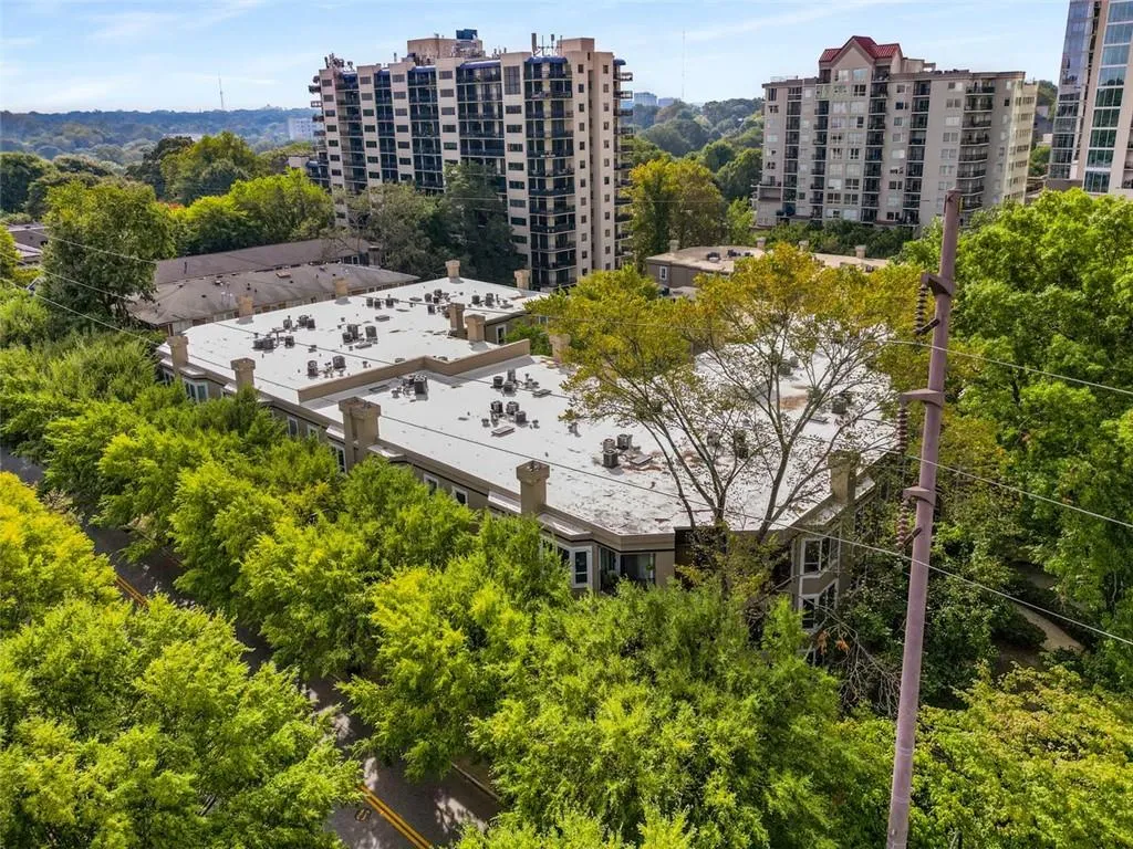 244 13th Street Ne Unit 121, Atlanta, Georgia 30309, 2 Bedrooms Bedrooms, ,1 BathroomBathrooms,Residential,For Sale,244 13th Street Ne Unit 121,7619856