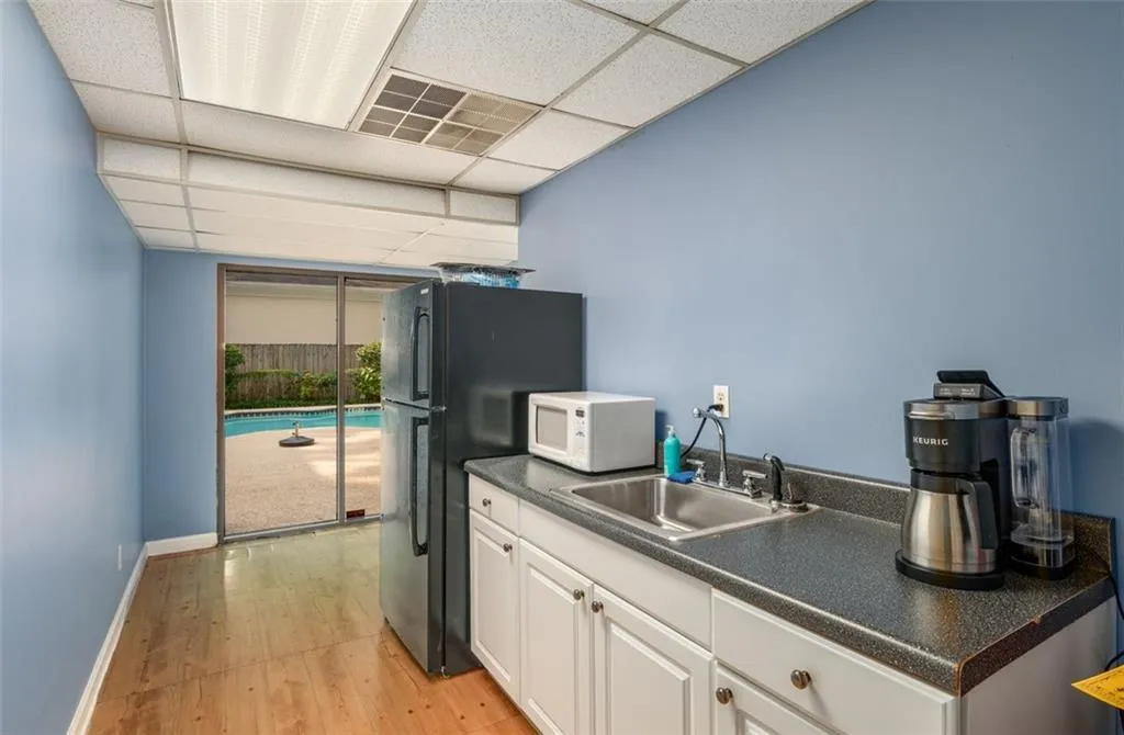 244 13th Street Ne Unit 121, Atlanta, Georgia 30309, 2 Bedrooms Bedrooms, ,1 BathroomBathrooms,Residential,For Sale,244 13th Street Ne Unit 121,7619856