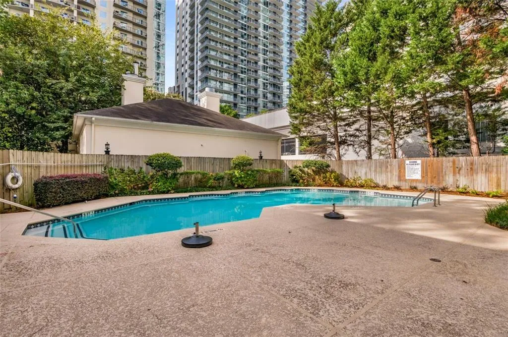 244 13th Street Ne Unit 121, Atlanta, Georgia 30309, 2 Bedrooms Bedrooms, ,1 BathroomBathrooms,Residential,For Sale,244 13th Street Ne Unit 121,7619856