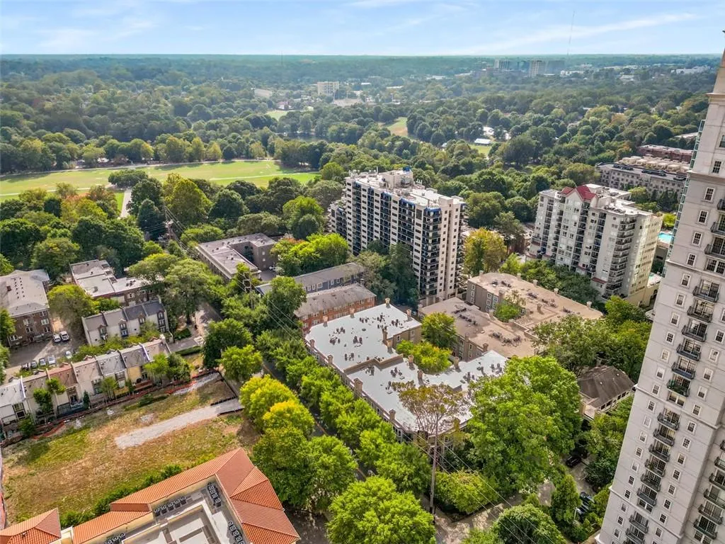 244 13th Street Ne Unit 121, Atlanta, Georgia 30309, 2 Bedrooms Bedrooms, ,1 BathroomBathrooms,Residential,For Sale,244 13th Street Ne Unit 121,7619856