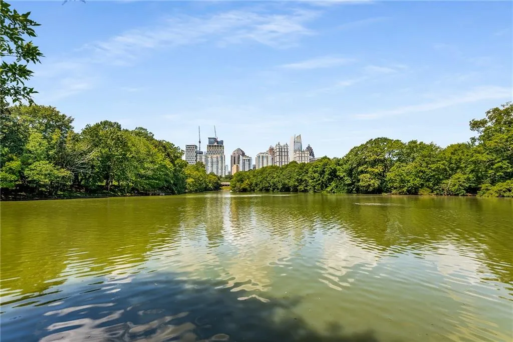 244 13th Street Ne Unit 121, Atlanta, Georgia 30309, 2 Bedrooms Bedrooms, ,1 BathroomBathrooms,Residential,For Sale,244 13th Street Ne Unit 121,7619856