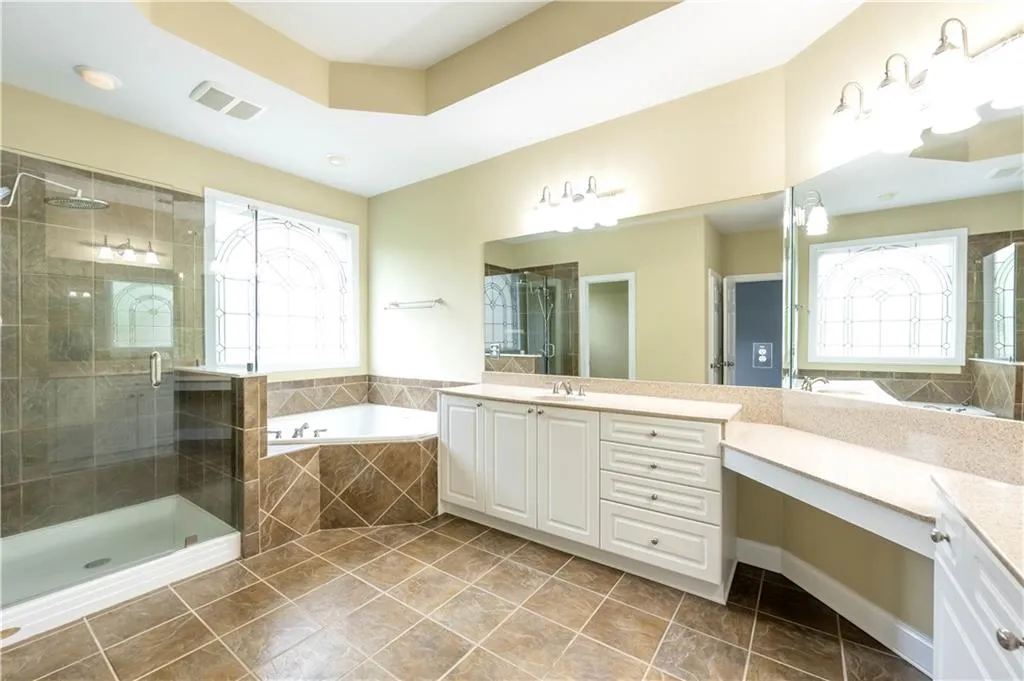 3130 Woodwalk Trace Se Unit 8, Atlanta, Georgia 30339, 5 Bedrooms Bedrooms, ,3 BathroomsBathrooms,Residential,For Sale,3130 Woodwalk Trace Se Unit 8,7629944