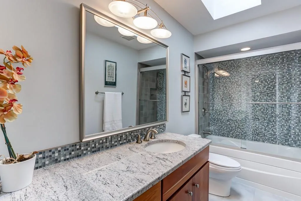 665 Edgewater Trail, Sandy Springs, Georgia 30328, 5 Bedrooms Bedrooms, ,3 BathroomsBathrooms,Residential,Sold,665 Edgewater Trail,6557687