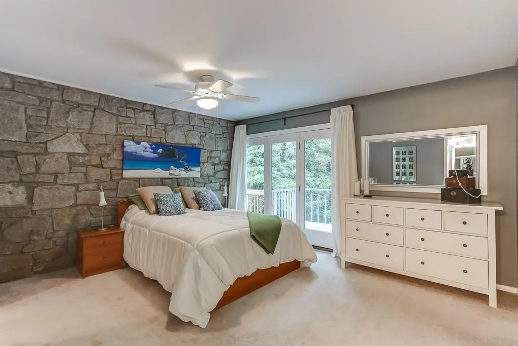 665 Edgewater Trail, Sandy Springs, Georgia 30328, 5 Bedrooms Bedrooms, ,3 BathroomsBathrooms,Residential,Sold,665 Edgewater Trail,6557687