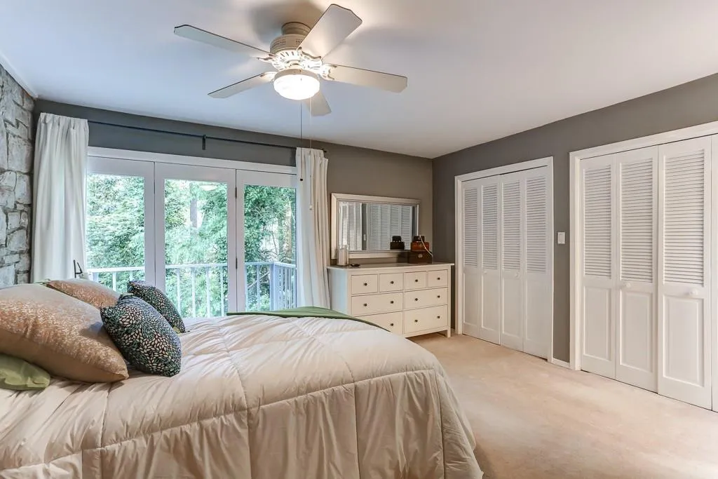 665 Edgewater Trail, Sandy Springs, Georgia 30328, 5 Bedrooms Bedrooms, ,3 BathroomsBathrooms,Residential,Sold,665 Edgewater Trail,6557687