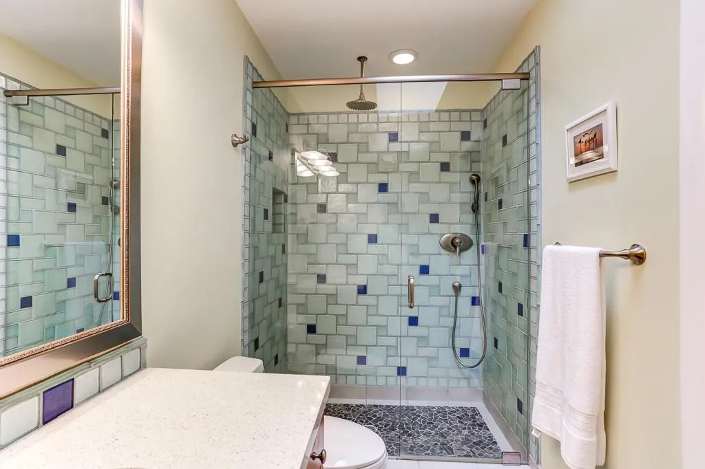 665 Edgewater Trail, Sandy Springs, Georgia 30328, 5 Bedrooms Bedrooms, ,3 BathroomsBathrooms,Residential,Sold,665 Edgewater Trail,6557687