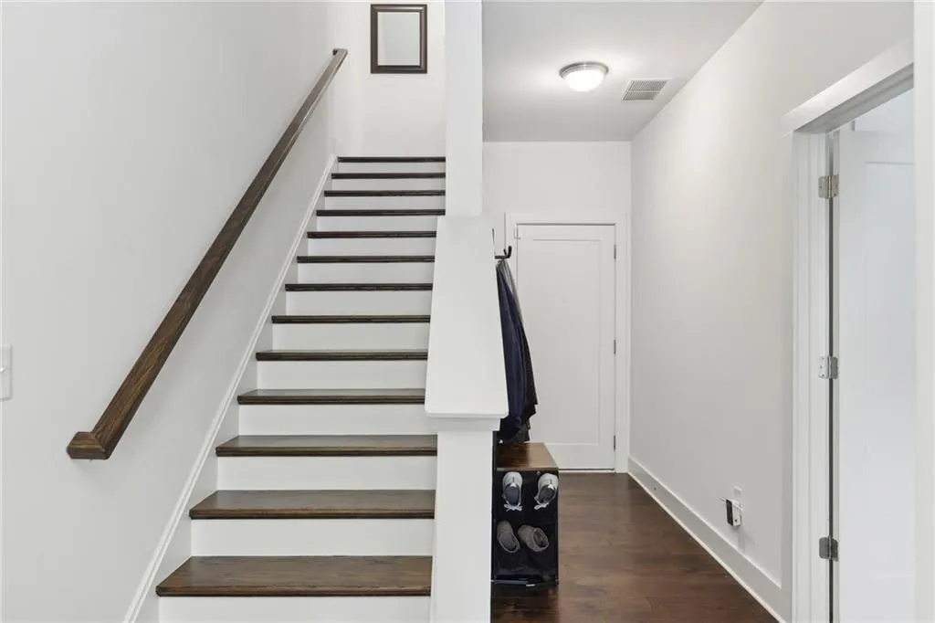 2154 Colvin Court Nw, Atlanta, Georgia 30318, 3 Bedrooms Bedrooms, ,3 BathroomsBathrooms,Residential,For Sale,2154 Colvin Court Nw,7619966