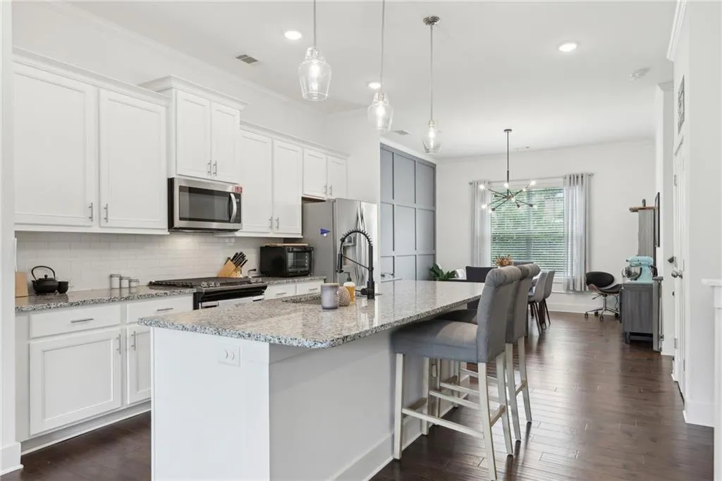 2154 Colvin Court Nw, Atlanta, Georgia 30318, 3 Bedrooms Bedrooms, ,3 BathroomsBathrooms,Residential,For Sale,2154 Colvin Court Nw,7619966
