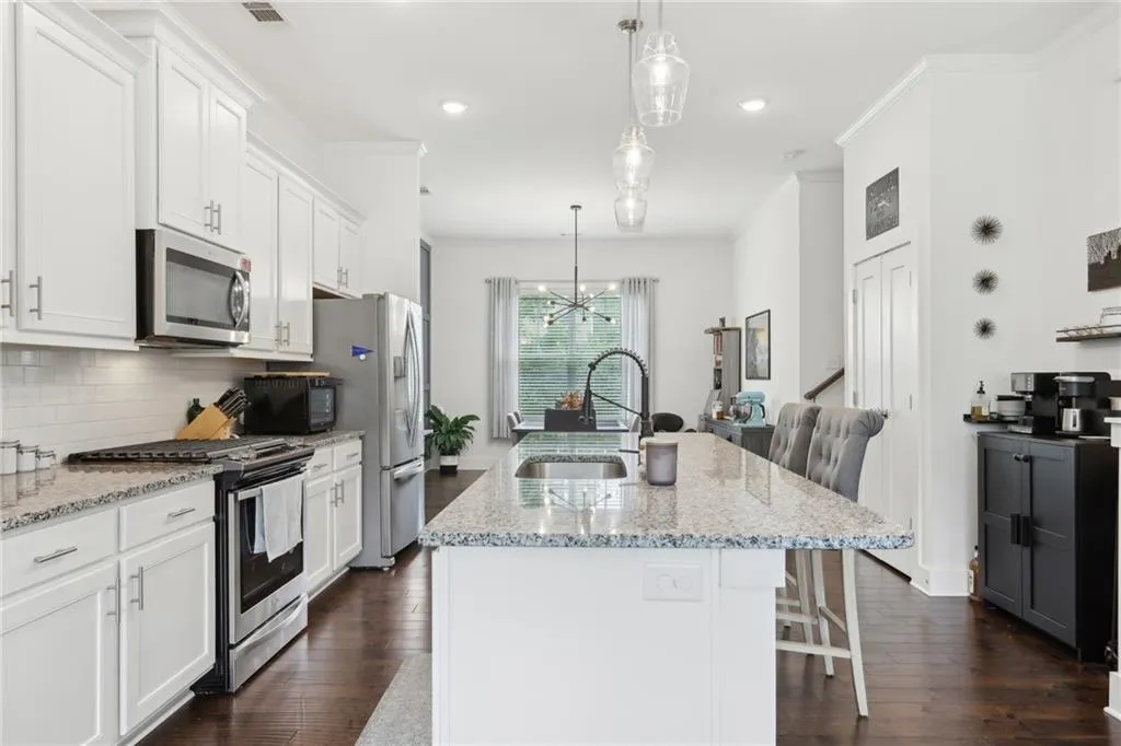 2154 Colvin Court Nw, Atlanta, Georgia 30318, 3 Bedrooms Bedrooms, ,3 BathroomsBathrooms,Residential,For Sale,2154 Colvin Court Nw,7619966