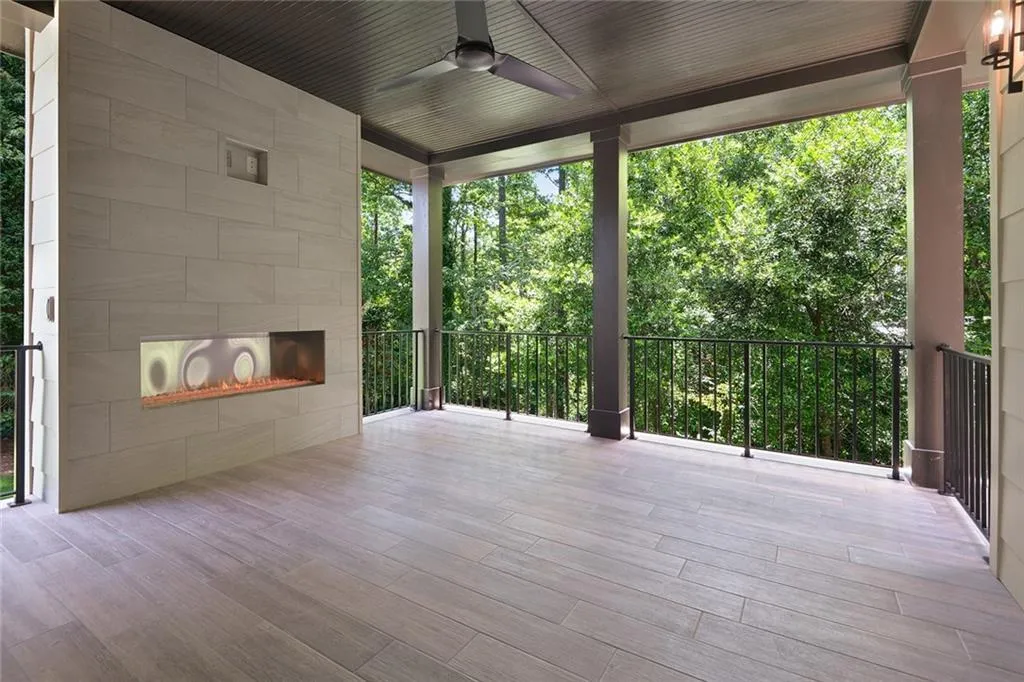 40 Bonnie Lane, Atlanta, Georgia 30328, 5 Bedrooms Bedrooms, ,5 BathroomsBathrooms,Residential,Sold,40 Bonnie Lane,6586819