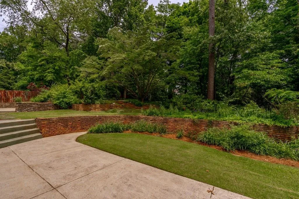 6605 Williamson Drive Ne, Atlanta, Georgia 30328, 5 Bedrooms Bedrooms, ,3 BathroomsBathrooms,Residential,Sold,6605 Williamson Drive Ne,6882111