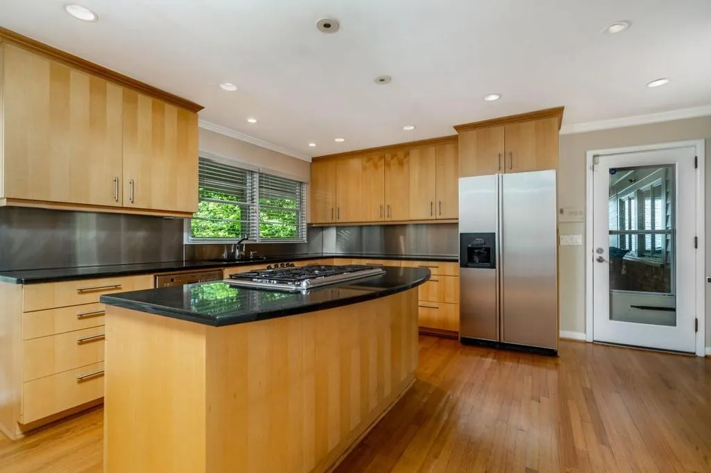 6605 Williamson Drive Ne, Atlanta, Georgia 30328, 5 Bedrooms Bedrooms, ,3 BathroomsBathrooms,Residential,Sold,6605 Williamson Drive Ne,6882111