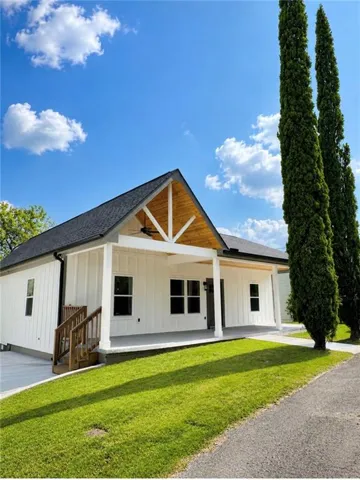 130 E Railroad Avenue, Alto, Georgia 30510